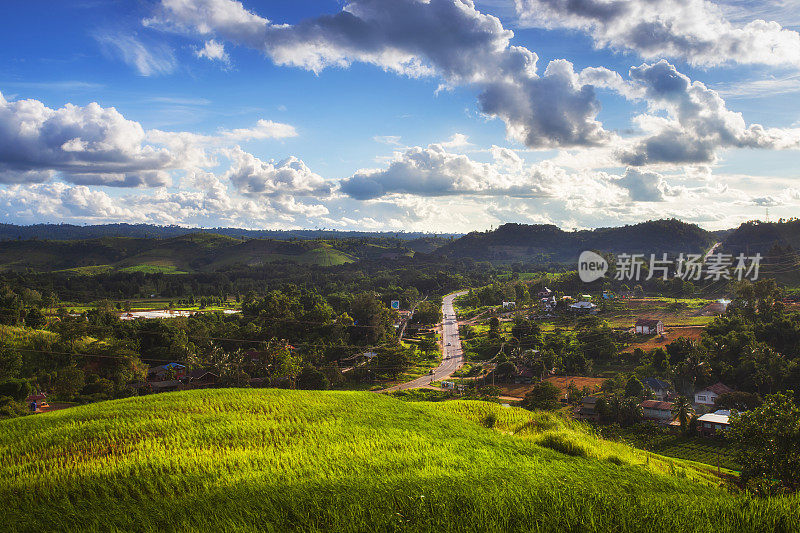 泰国碧差汶省Khao Kho区日出时美丽的风景